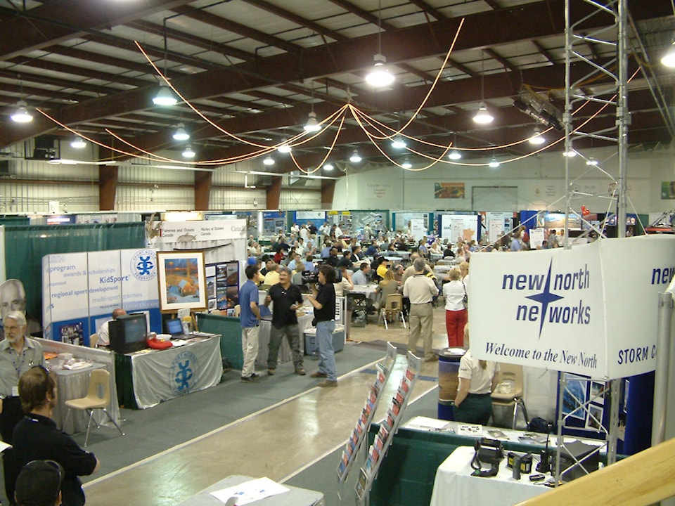 2106eco3.newThe inuvik petroleum show, June 17, 2004.Andrew Raven