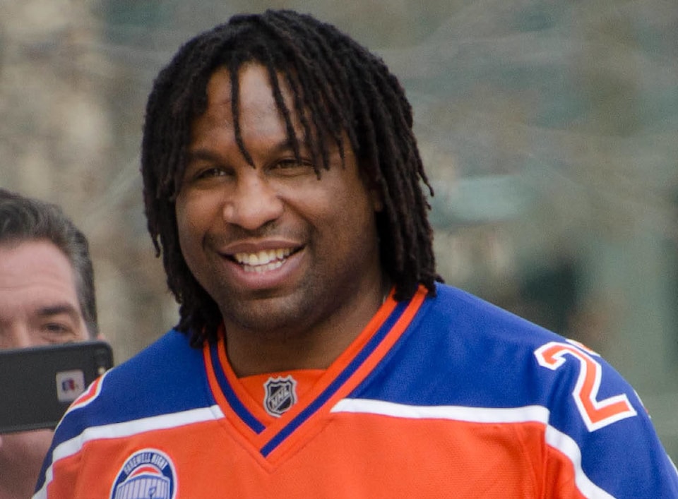 25127967_web1_210517-NNO-SportsTalk-Laraque_1