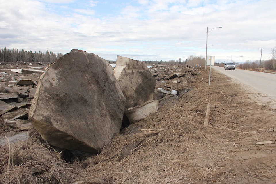 25188406_web1_2105-19-HAY-breakup-ice_1