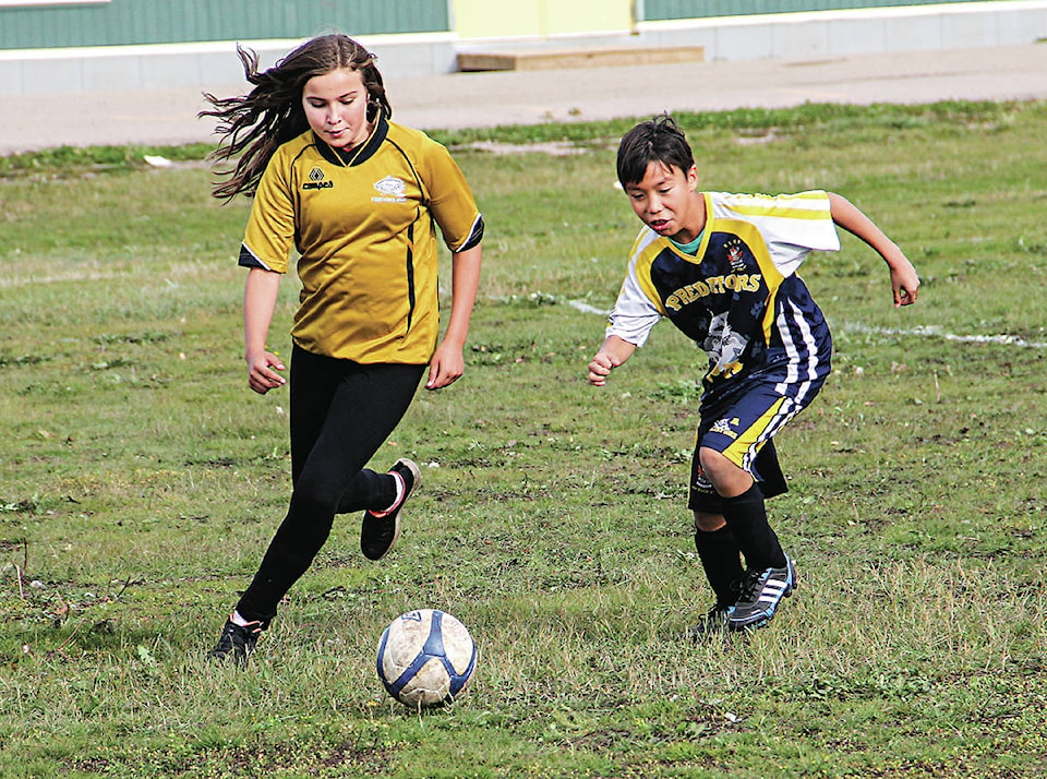 25268191_web1_210526-HAY-soccer-hay_1