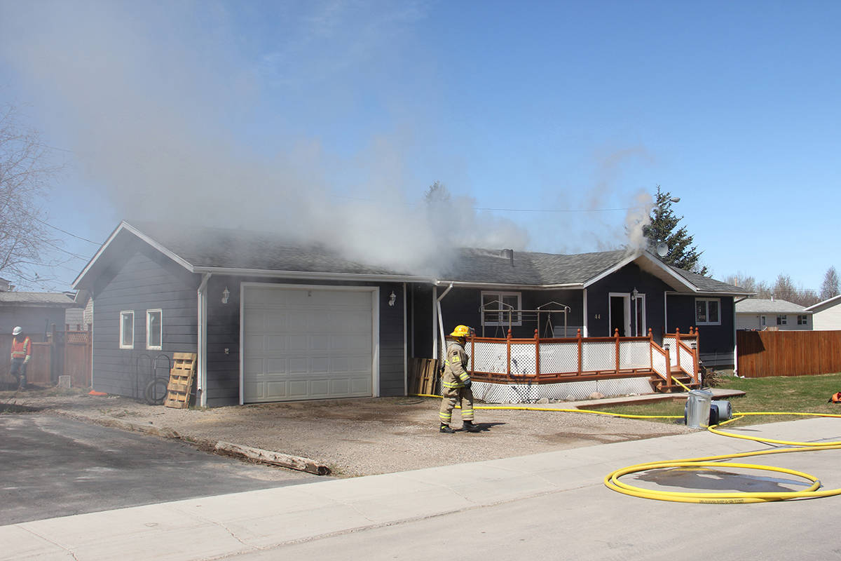25305292_web1_210602-HAY-fire-house_4