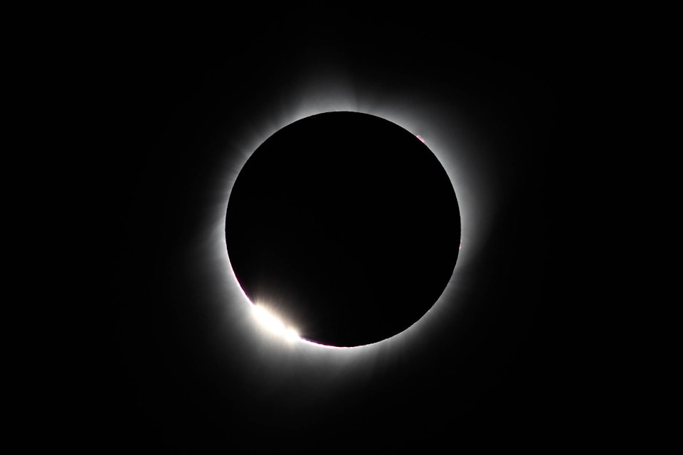 25429012_web1_Eclipse