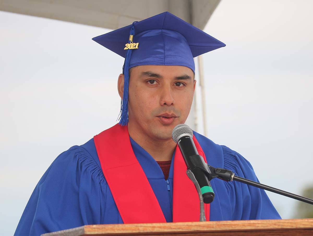 Kevin Tyler Kotchilea of Behchoko gave a valedictorian address as he completed his business administration diploma program. Simon Whitehouse/窪蹋勛圖厙 photo