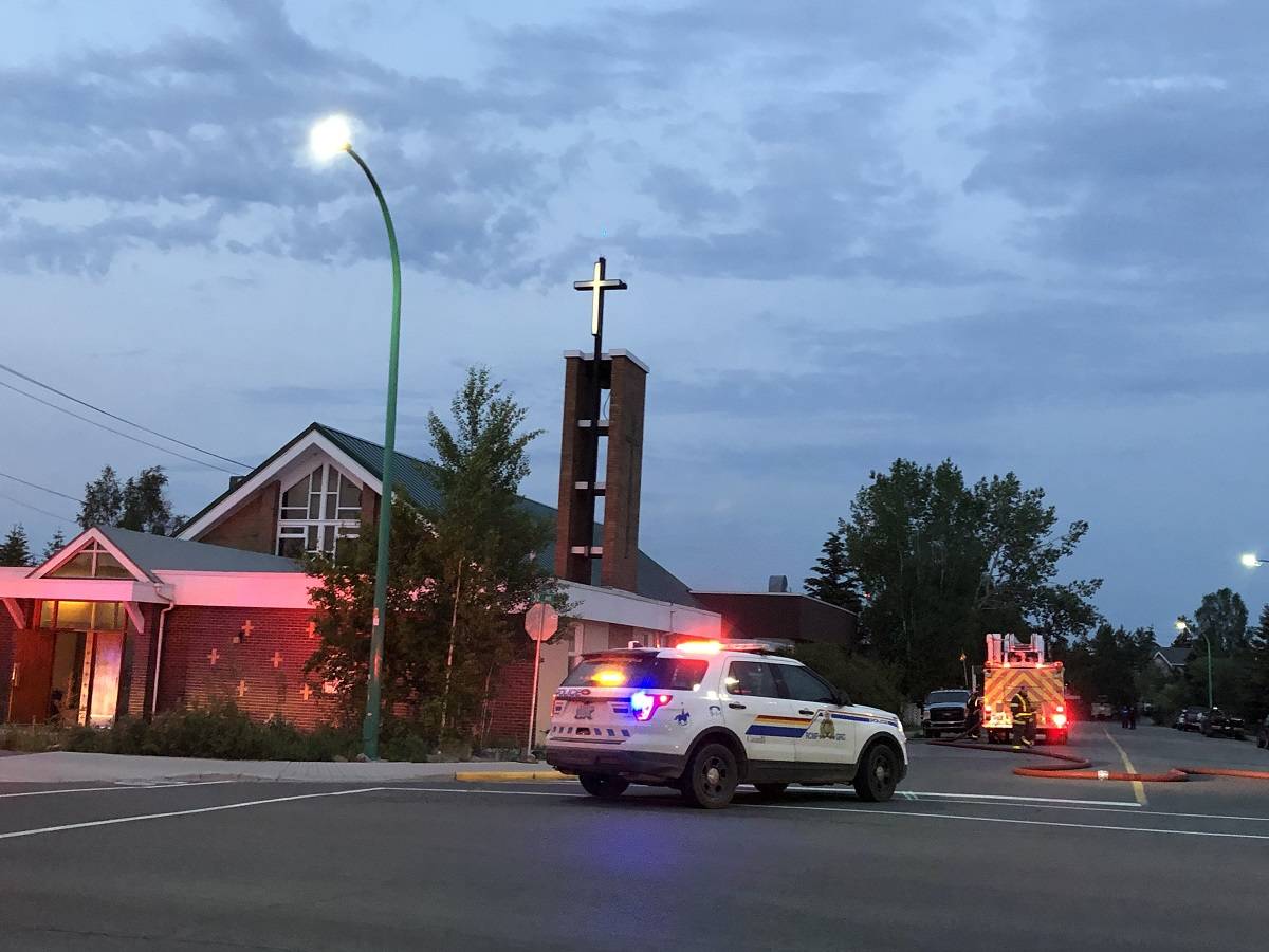 Though details on the emergency are not yet known, bystanders speculated an arson attack on the church as the newest in a string of church fires across the country. Natalie Pressman/窪蹋勛圖厙 photo