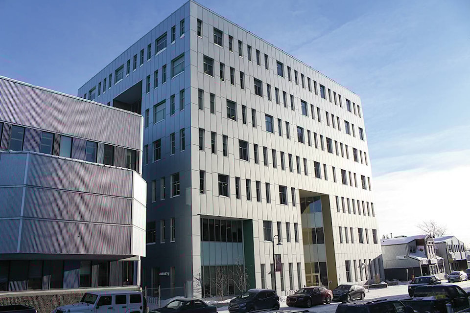 25777720_web1_210714-YEL-DMVWalk--TatsaotneBuilding_1
