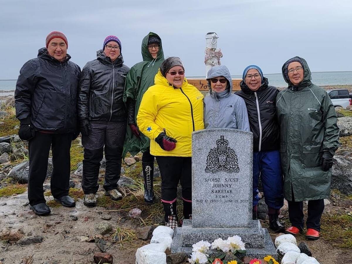 26520167_web1_210922-kiv-grave-arviat_4