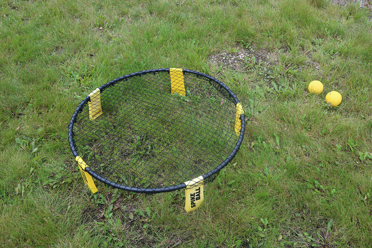 26541263_web1_210922-HAY-spikeball-spikeball_7