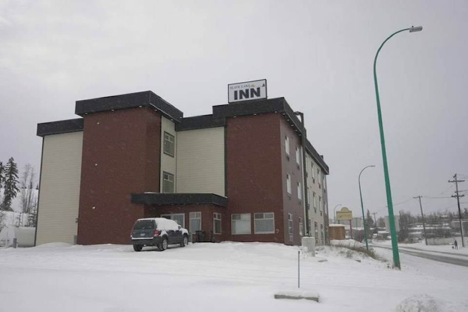 26989568_web1_211029-YEL-franklin-Slave-Lake-Inn_1