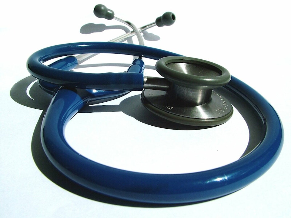 27033772_web1_stethoscope-AUB-200306