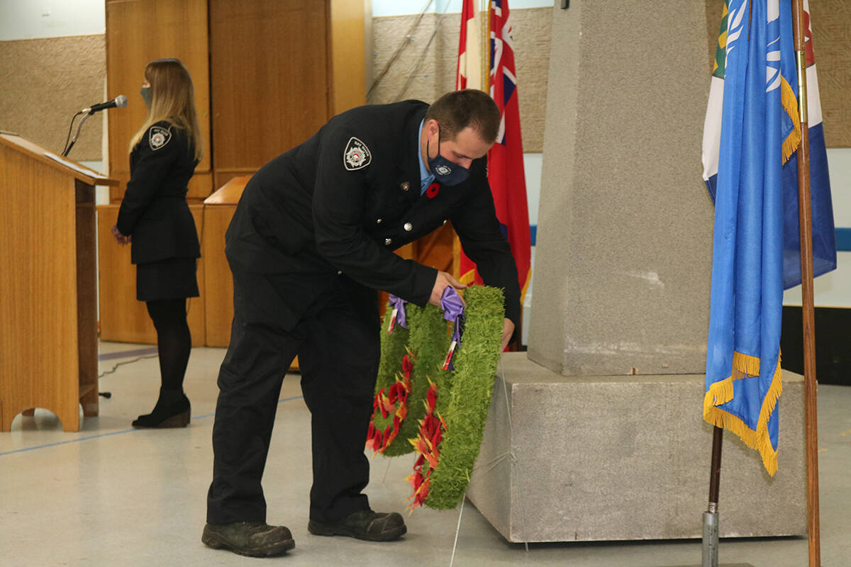 27154321_web1_211110-NNO-HRRemembrance-wreath_1