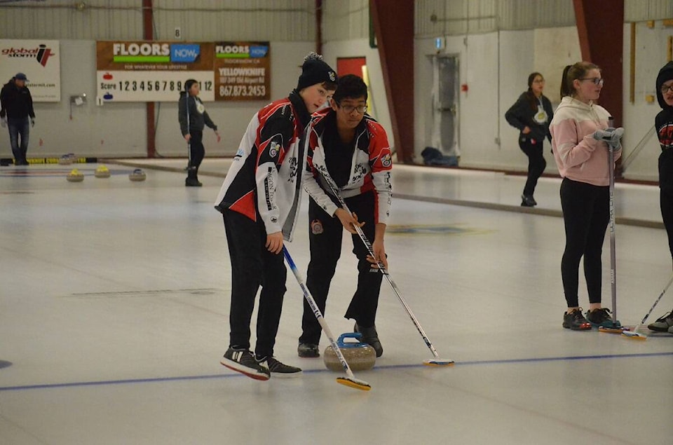 27218080_web1_211119-YEL-JuniorCurling-Teams_1