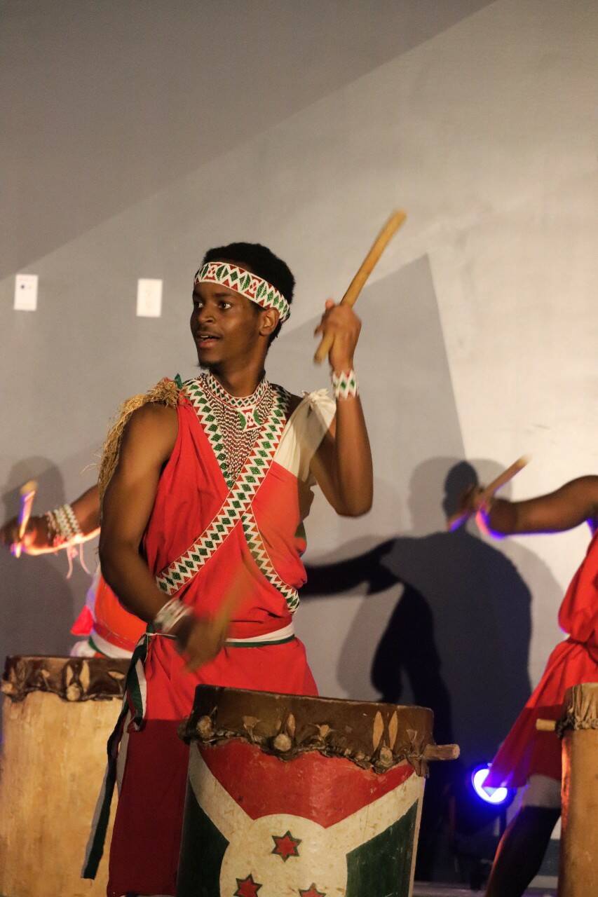 27350230_web1_211206-NUN-BurundianDrummers-Show_4