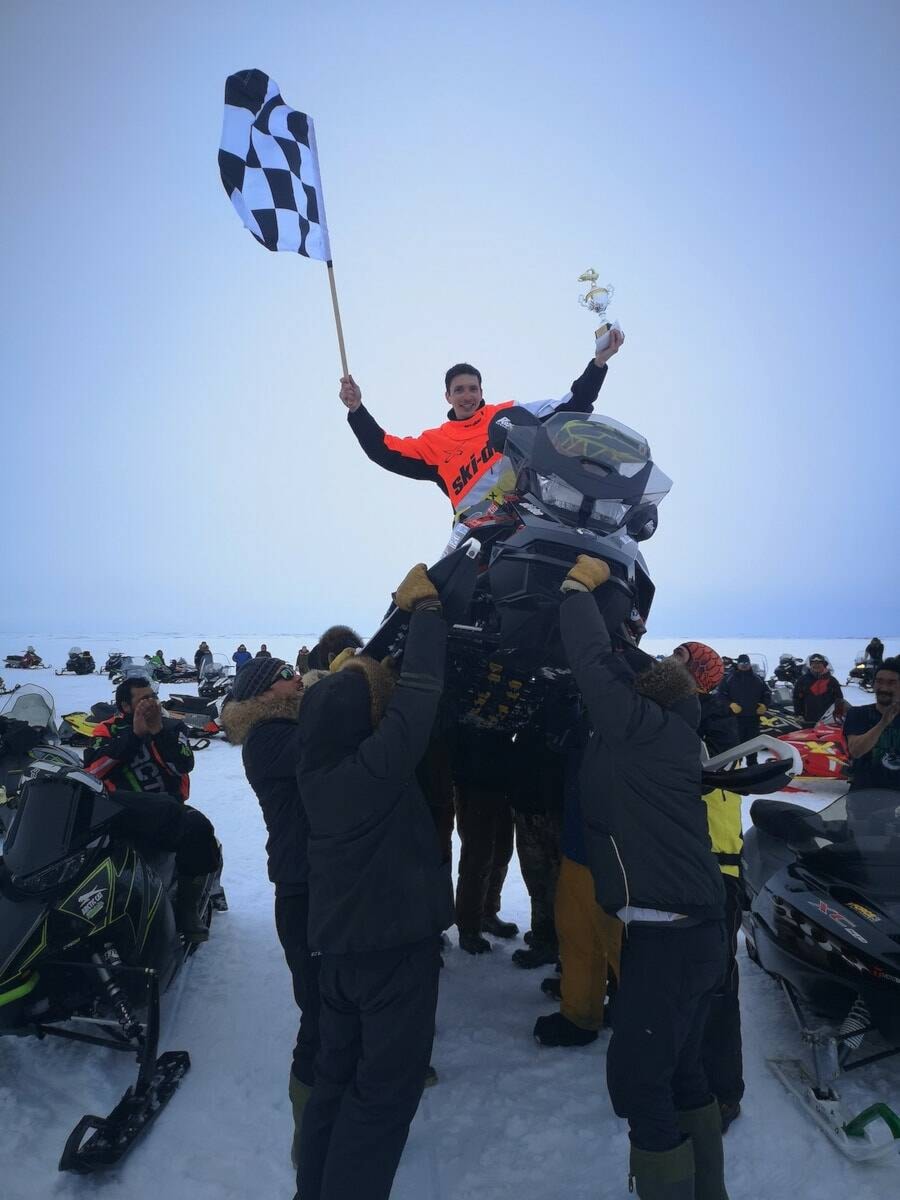 27577168_web1_210512-KIV-skidoo-race_1