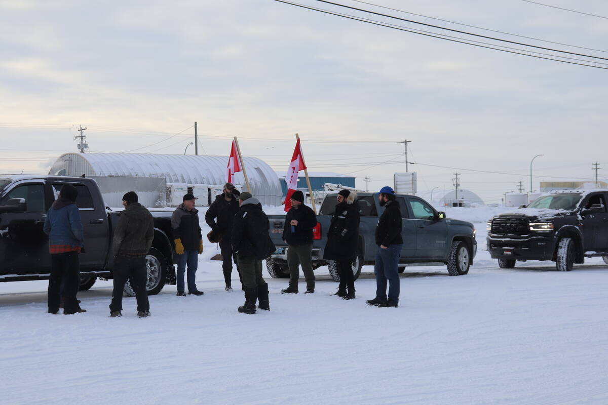 27990365_web1_220202-YEL-Convoy-Protest_5