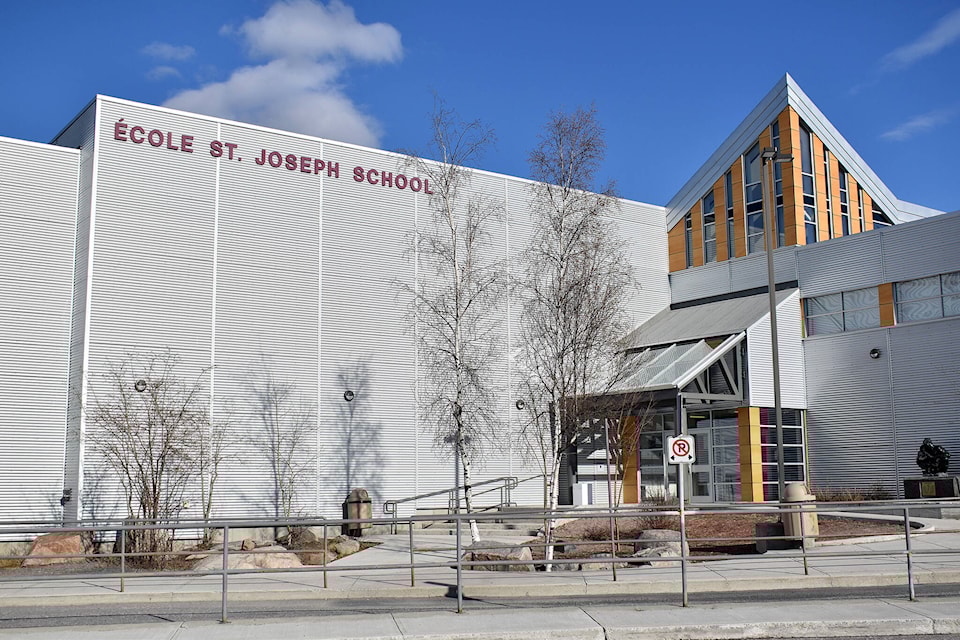 28015850_web1_220201-YEL-YKSchoolOutbreaks-StJoseph_1