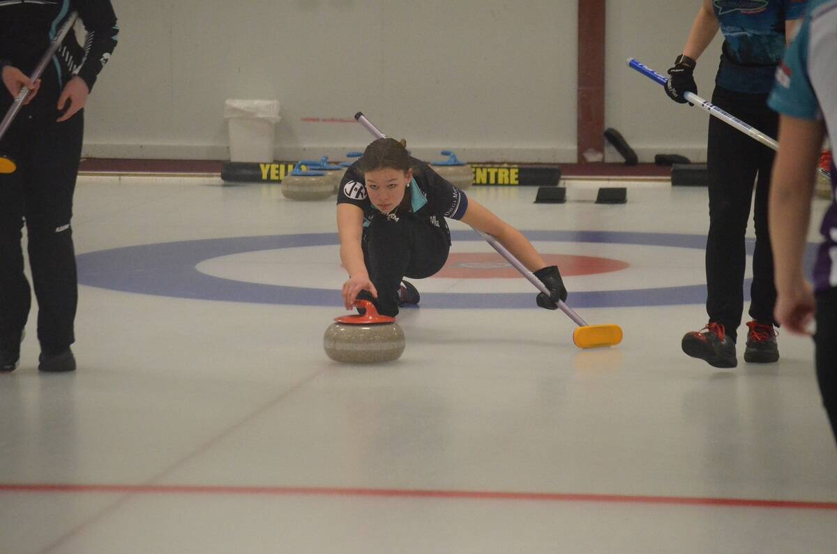 Ella Skauge is all concentration as she delivers one of her lead stones. James McCarthy/ºÚÁϳԹÏÍø photo