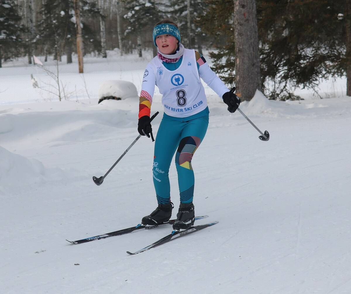 Kate McShane skis through on the course during the pursuit races. Simon Whitehouse/ºÚÁϳԹÏÍø photo
