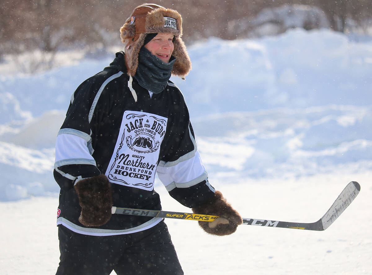 28449506_web1_220316-HAY-PondHockeyWeekend-PondHockey_3