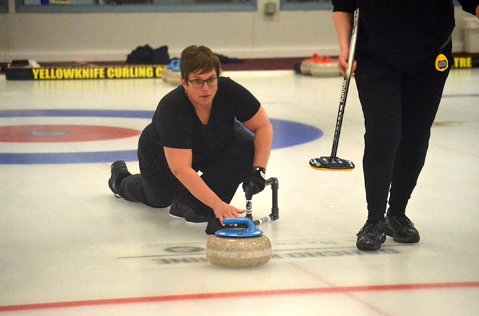 28523209_web1_220323-YEL-CurlingSpread-Mixed_2