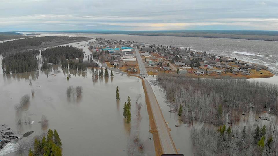 28724013_web1_220411-NNO-FloodingFortSimpson-FortSimpson_1