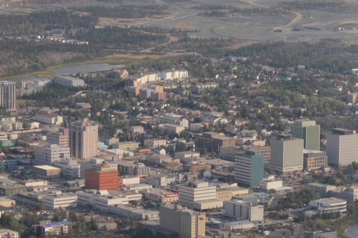 28774333_web1_220413-YEL-SisterCities-Yellowknife_1