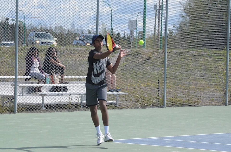 29209537_web1_210609-YEL-Tennis-SeasonOpener_2