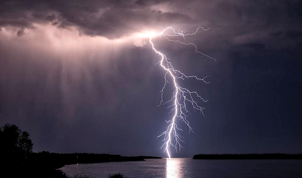 30205635_web1_220905-NNO-DehchoLightning_1