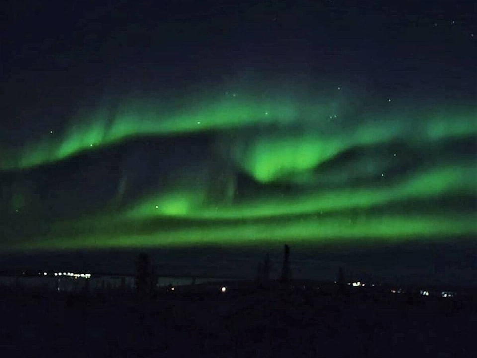 31238141_web1_211013-YEL-Aurora-GreenLight_1