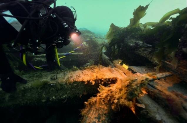 31308144_web1_221219-NUN-Erebus-Diving_1