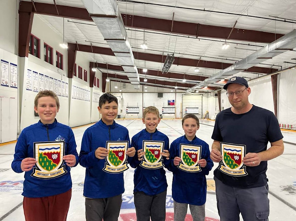 31364988_web1_221229-INU-CurlingAWG-_2