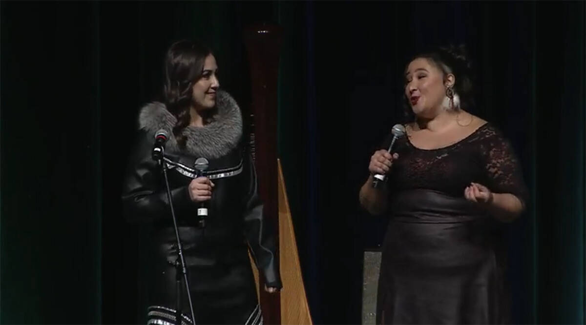 Co-hosts Andrea Brazeau and Laakkuluk Williamson Bathory welcome the audience. Screenshot courtesy G煤nta Business
