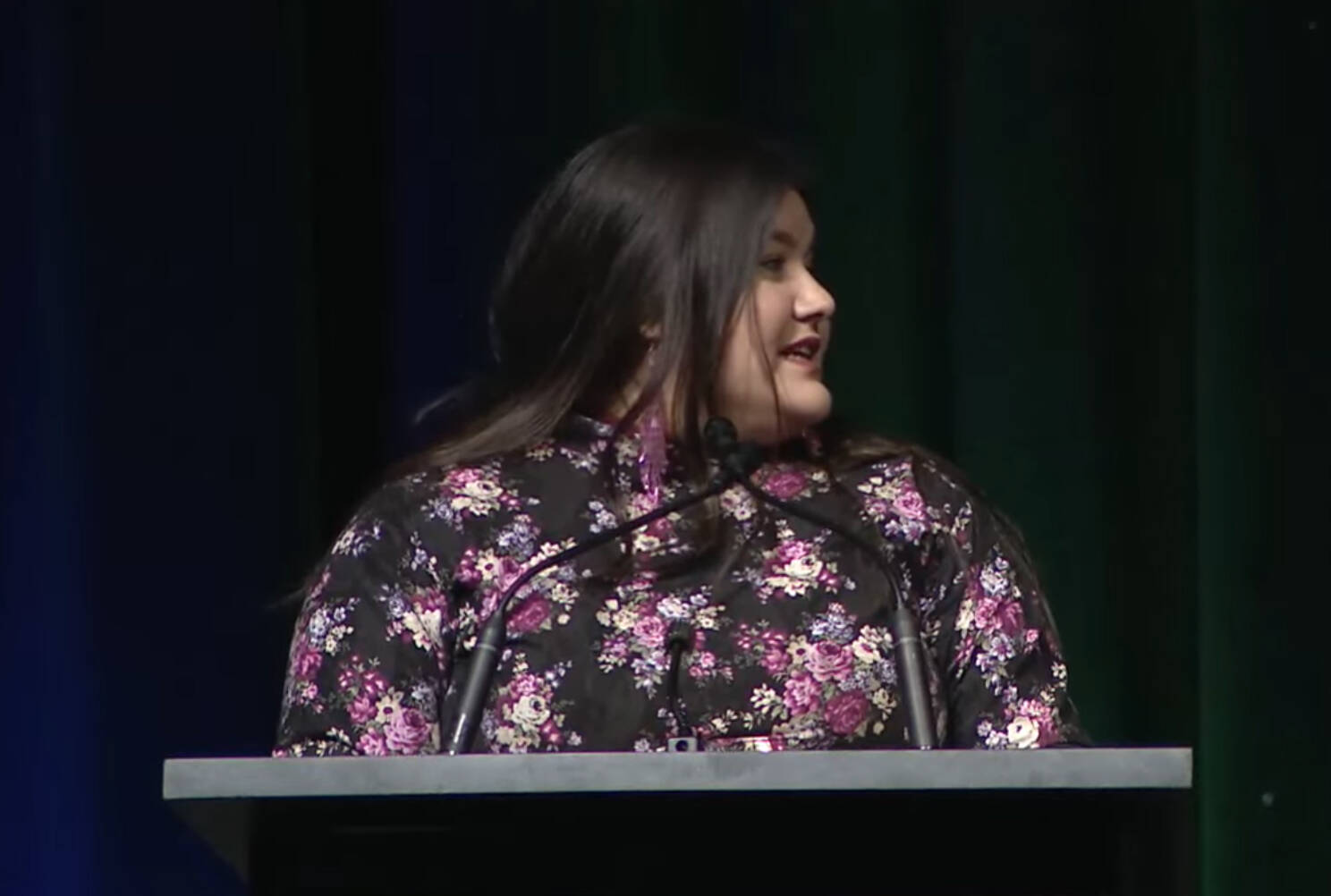 Tamara Voudrach accepts the Arctic Inspiration Prize on behalf of Northern Games Youth Collaboration Inuvialuit Piuyausiq. Screenshot courtesy G煤nta Business