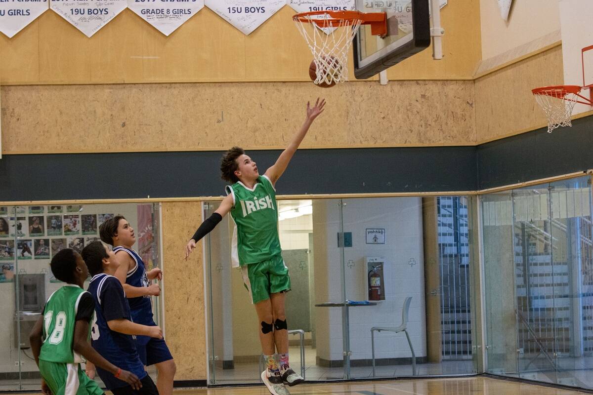 31926068_web1_230222-YEL-CagerRecap-Basketball_5