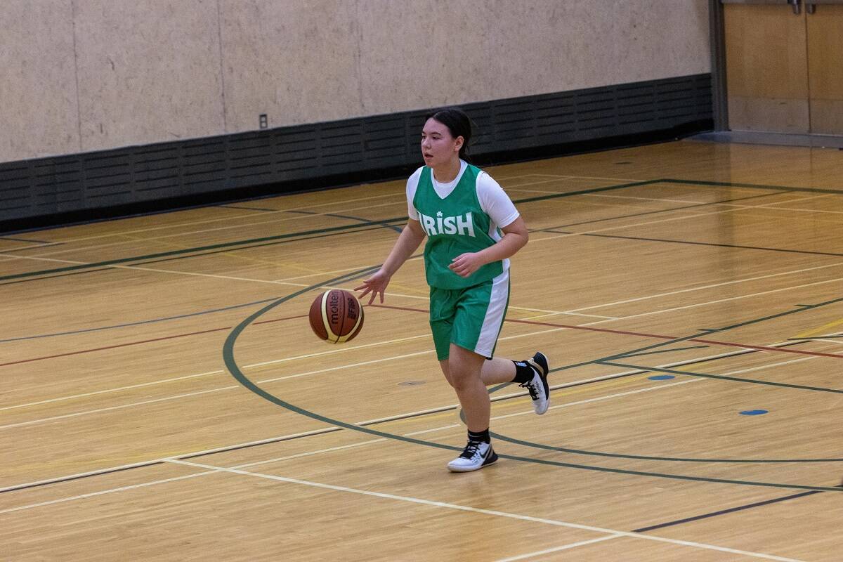31926068_web1_230222-YEL-CagerRecap-Basketball_6
