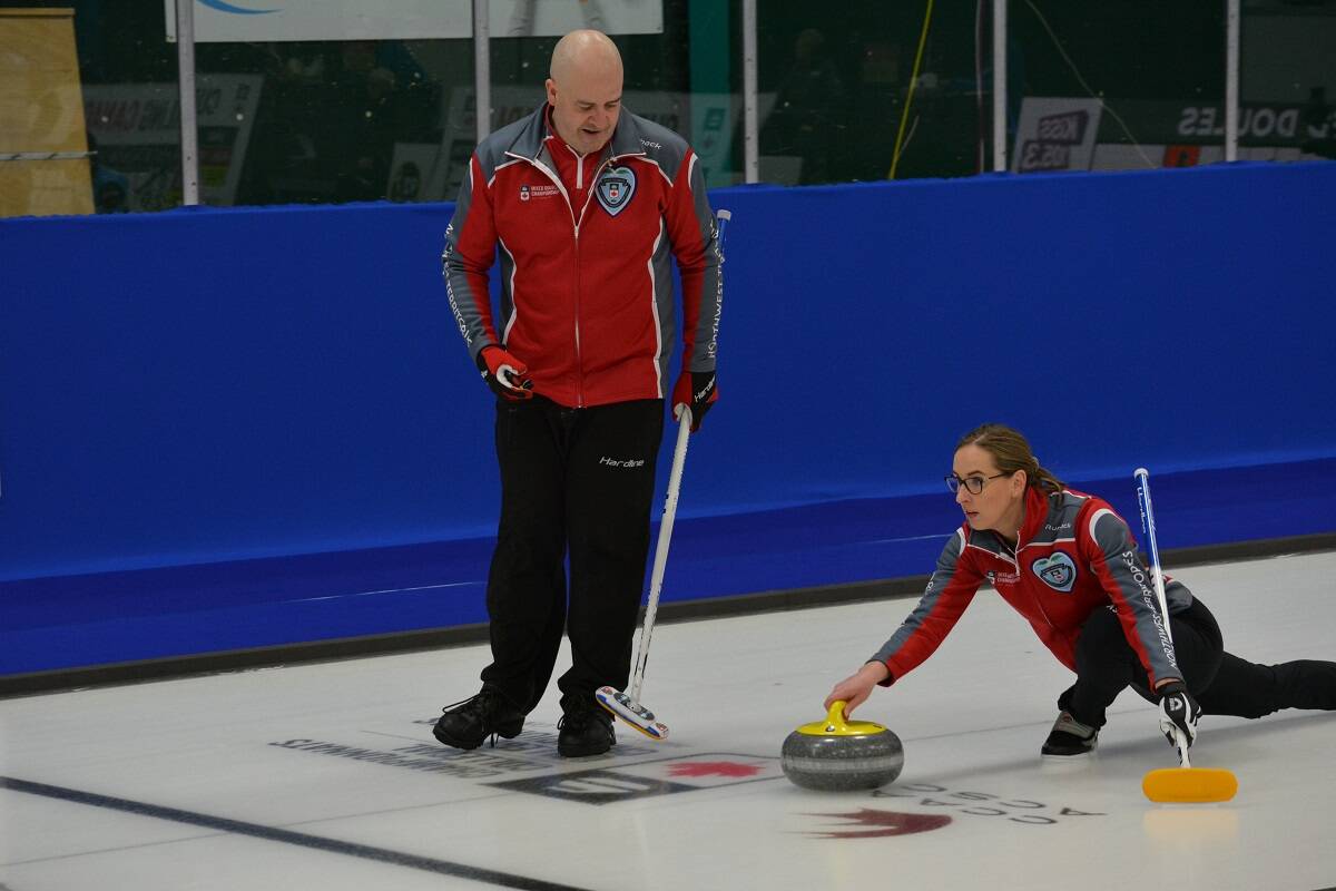 32223947_web1_230324-YEL-MixedDoubles-Sudbury_3