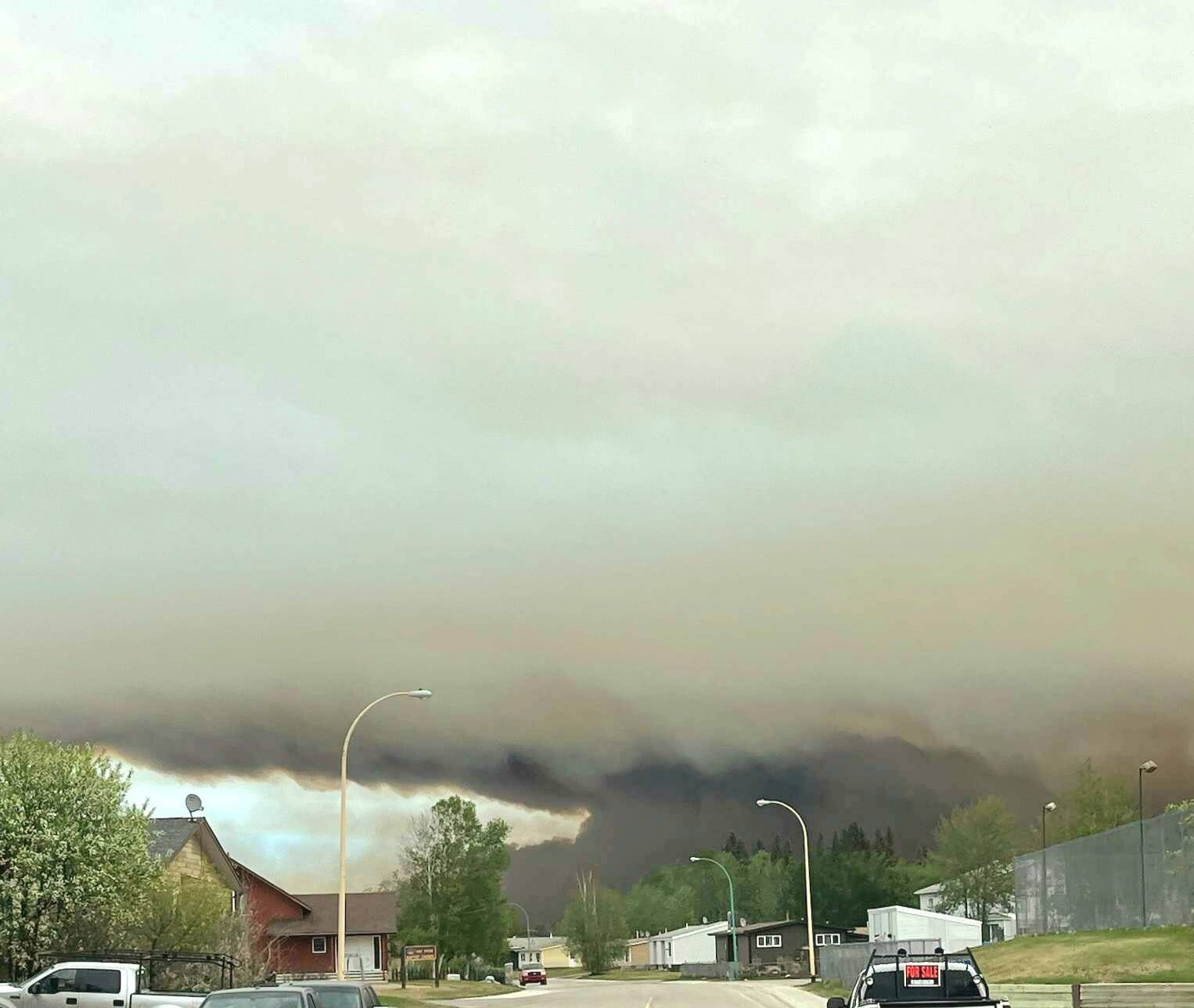 Smoke from the wildfire raging on the Katlodeeche First Nation billows over Hay River on Tuesday afternoon. Photo courtesy of Katlodeeche First Nation