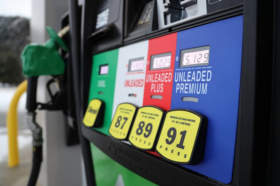 33141781_web1_221220-ADW-DroppingGasPrices-gas_1