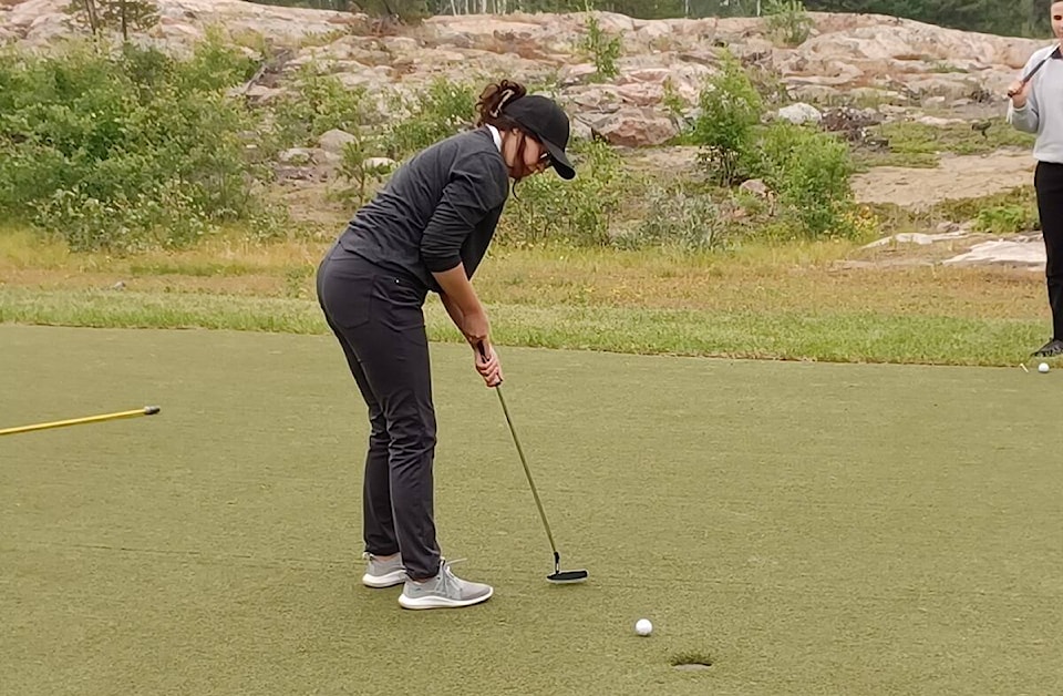 33209531_web1_230705-YEL-CouplesGolf-Photos_3