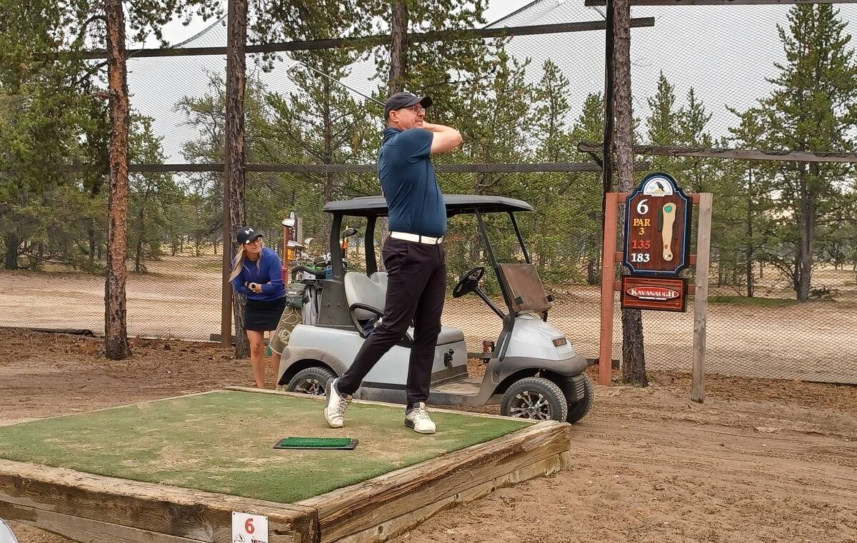 33209531_web1_230705-YEL-CouplesGolf-Photos_7