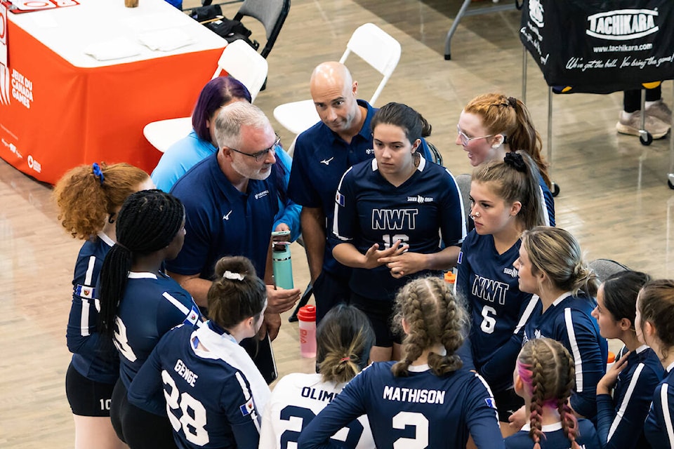 33210613_web1_230705-YEL-DarrenHorn-Volleyball_2