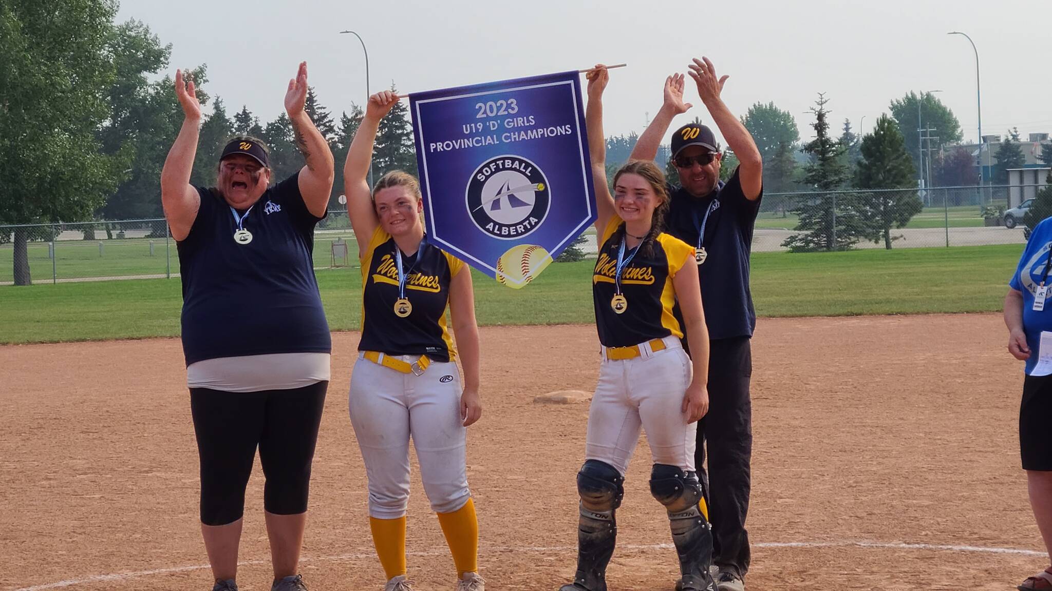 Yellowknife Wolverines U19 girls softball team roars to victory in