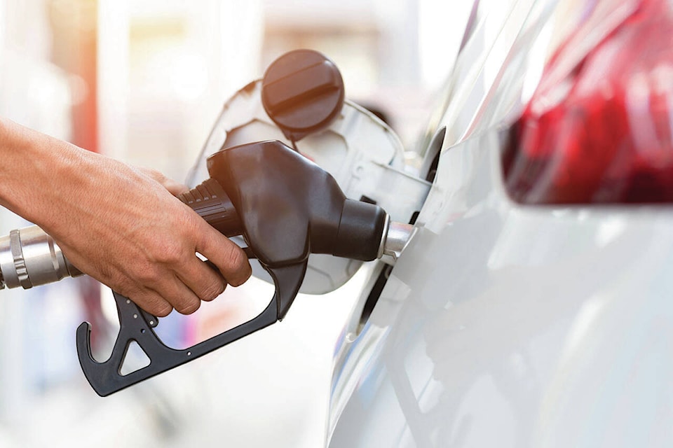 33336512_web1_M1-LAR20220708-Gas-Pump