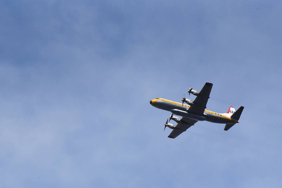 33771148_web1_230504-BPD-weather-records-CARIBOO-airtanker_1