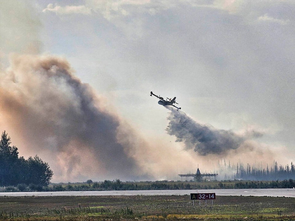 33791029_web1_230906-HAY-HayRiverUpdate-Bomber_1