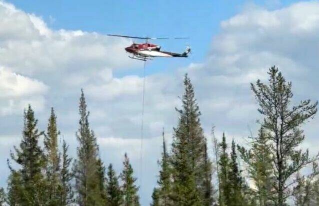 33877007_web1_230913-YEL-DettahFireUpdate-heli_1