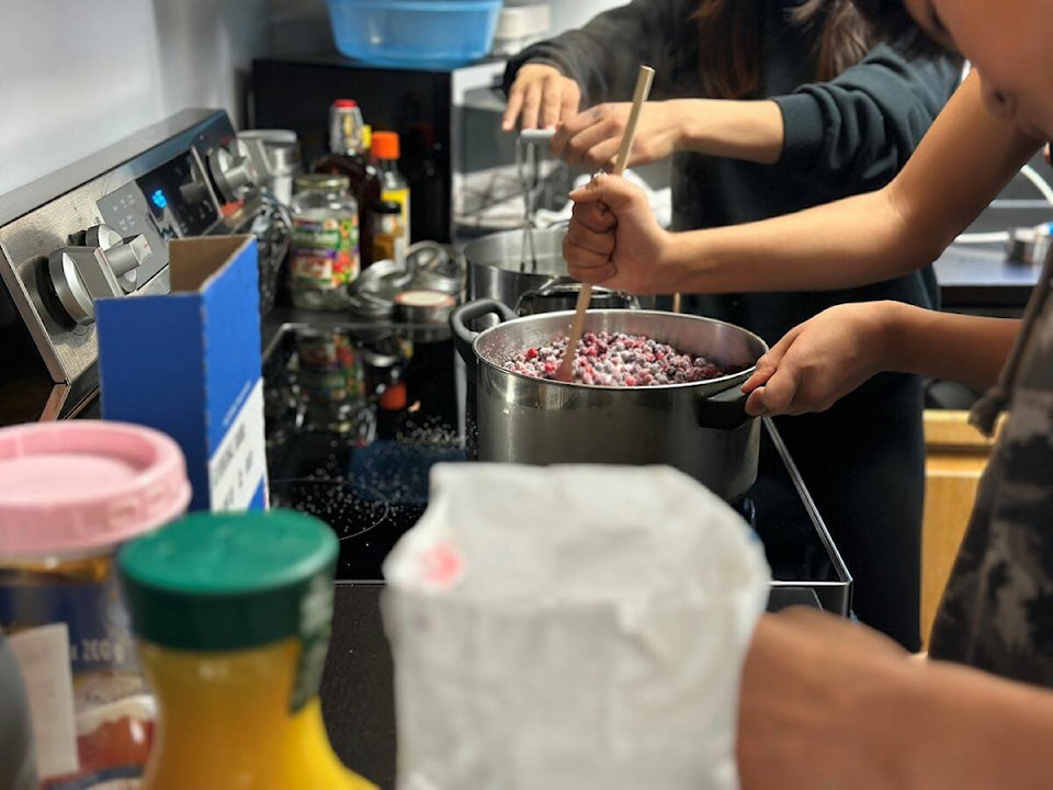34293670_web1_231025-YEL-Kitchen-talk-kitchentalk_1