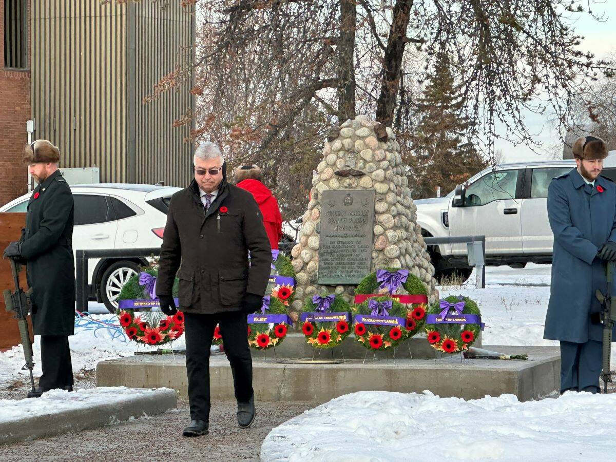34514456_web1_231111-YEL-Remembrance-Parade-parade_5