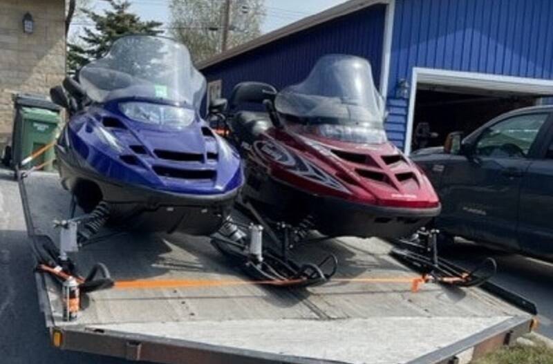 34540987_web1_231115-YEL-SledTheft-Photo_1