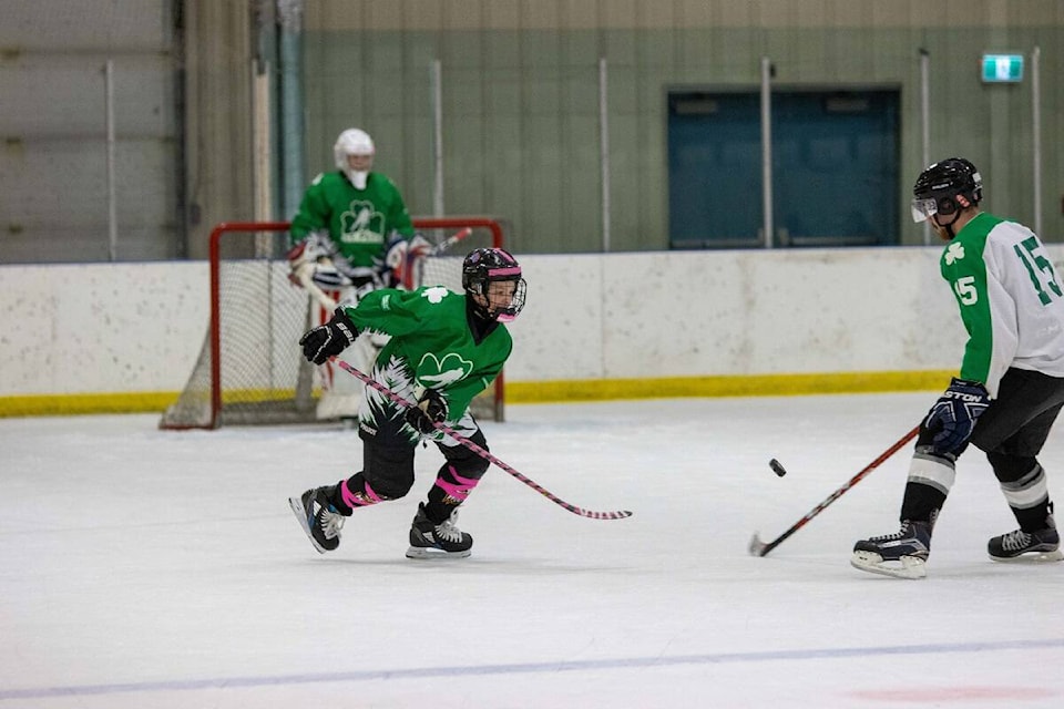 34705729_web1_231201-YEL-StPatsGame-Photos_5