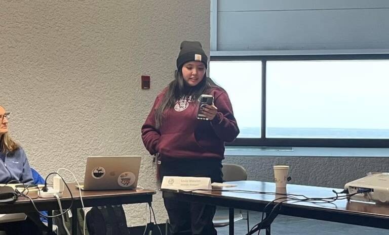 34718258_web1_231204-NNO-presenting-on-caribou-ete-zoe-lafferty_1